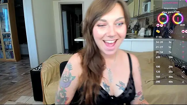 StacyTigerr online show from 10-08-25, 12:47