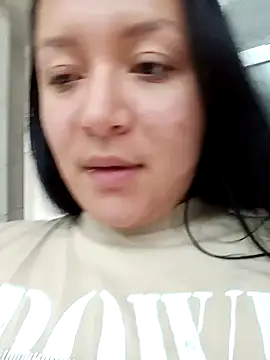 Snapshot of Arisha34 chatting on 12-25-24, 09:33 Arisha34 online show from 12-25-24, 09:33