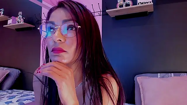 Snapshot of HannaPetit chatting on 01-26-25, 02:30 HannaPetit online show from 01-26-25, 02:30