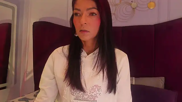 Snapshot of HannaPetit chatting on 01-29-25, 11:41 HannaPetit online show from 01-29-25, 11:41