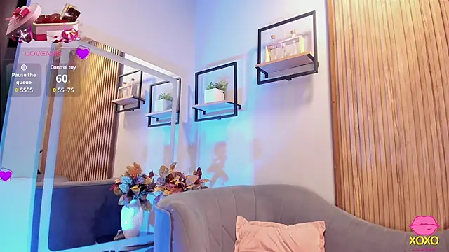 Snapshot of HannaPetit chatting on 02-23-25, 02:46 HannaPetit online show from 02-23-25, 02:46