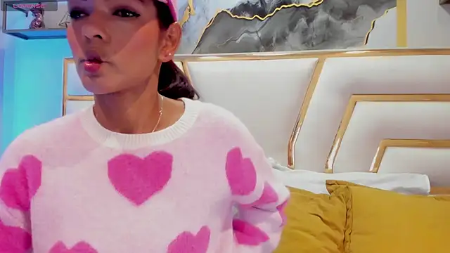 Snapshot of HannaPetit chatting on 09-29-25, 11:37 HannaPetit online show from 09-29-25, 11:37