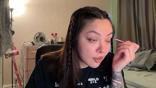 nativepumpkin95 online show from 12-15-25, 06:56