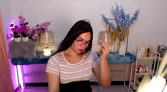 Snapshot of Asian_flabby chatting on 01-20-25, 10:59 Asian flabby online show from 01-20-25, 10:59