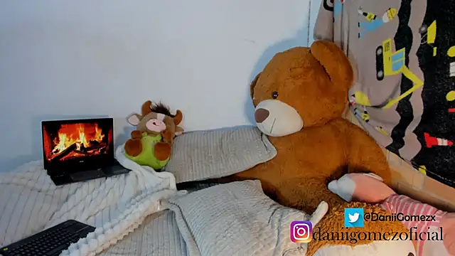 dani rosee online show from 07-14-26, 04:28