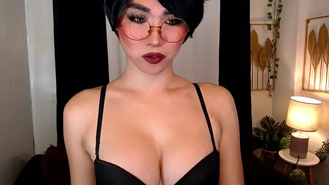 Snapshot of sahara_ts chatting on 12-11-24, 03:35 sahara ts online show from 12-11-24, 03:35