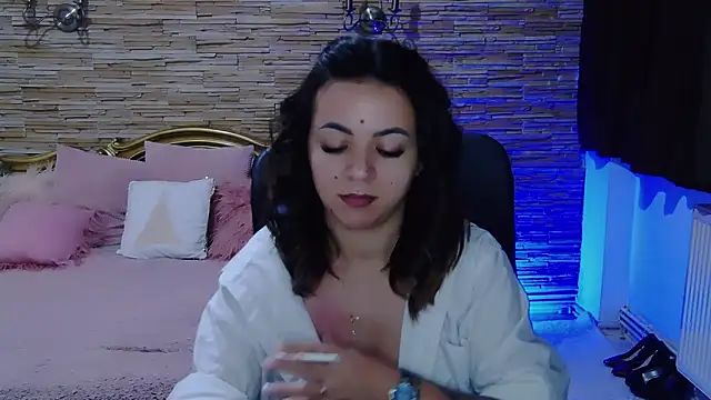 Snapshot of PlayfulElla chatting on 12-14-24, 10:24 PlayfulElla online show from 12-14-24, 10:24