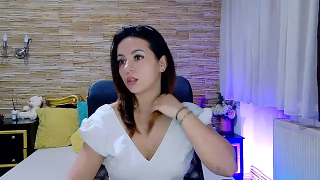 Snapshot of PlayfulElla chatting on 02-17-25, 12:05 PlayfulElla online show from 02-17-25, 12:05