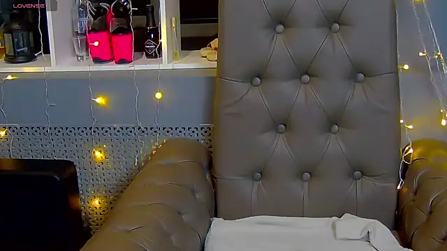 Snapshot of EveLibston chatting on 02-13-25, 11:17 EveLibston online show from 02-13-25, 11:17