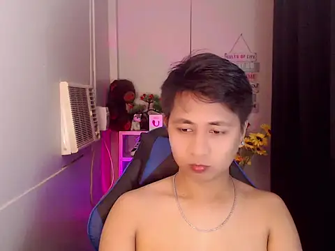 Snapshot of khael_moreno chatting on 11-18-25, 12:38 khael moreno online show from 11-18-25, 12:38