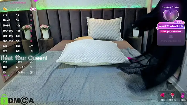 Snapshot of XLindaMilfX chatting on 01-26-25, 10:23 XLindaMilfX online show from 01-26-25, 10:23