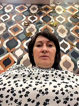 Snapshot of XLindaMilfX chatting on 10-30-25, 05:20 XLindaMilfX online show from 10-30-25, 05:20