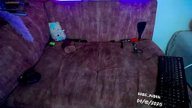 Snapshot of lilac_night33 chatting on 10-09-25, 07:23 lilac night33 online show from 10-09-25, 07:23