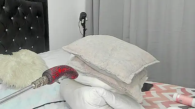 AlyssonKim online show from 12-19-24, 10:56