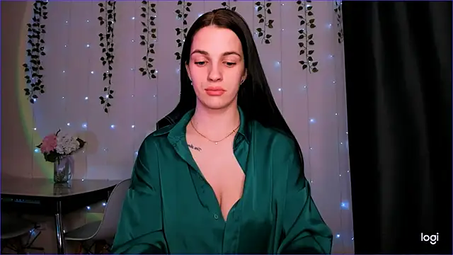 Snapshot of KarlaSim chatting on 02-05-25, 08:25 KarlaSim online show from 02-05-25, 08:25