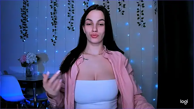 Snapshot of KarlaSim chatting on 02-07-25, 09:37 KarlaSim online show from 02-07-25, 09:37