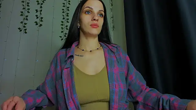 Snapshot of KarlaSim chatting on 11-28-25, 07:27 KarlaSim online show from 11-28-25, 07:27