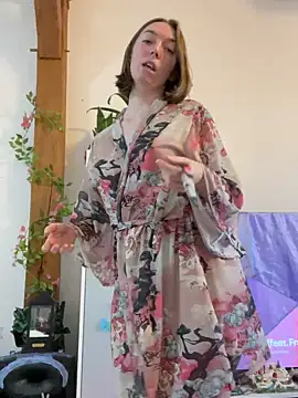 Snapshot of Daisy_Michto_Officiel chatting on 12-17-24, 09:07 Daisy Michto Officiel online show from 12-17-24, 09:07