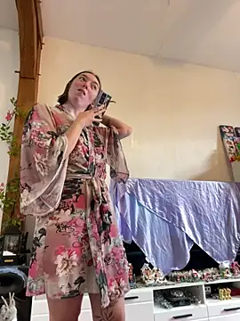 Snapshot of Daisy_Michto_Officiel chatting on 12-17-24, 02:33 Daisy Michto Officiel online show from 12-17-24, 02:33