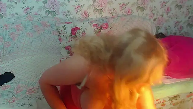 Snapshot of BustyDonnaSexyy chatting on 03-01-25, 11:28 BustyDonnaSexyy online show from 03-01-25, 11:28