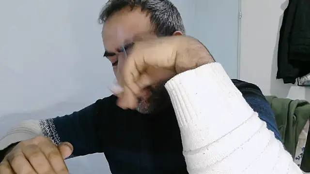 Snapshot of ZYXEL353 chatting on 02-02-26, 08:18 ZYXEL353 online show from 02-02-26, 08:18