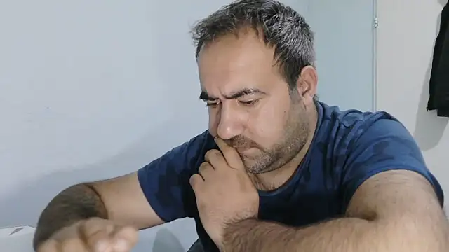 Snapshot of ZYXEL353 chatting on 02-08-26, 12:14 ZYXEL353 online show from 02-08-26, 12:14