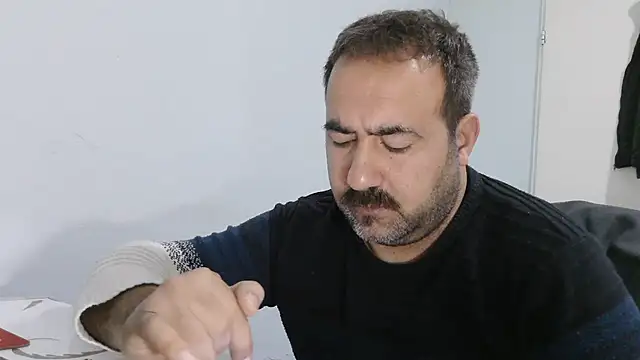 Snapshot of ZYXEL353 chatting on 03-06-26, 10:06 ZYXEL353 online show from 03-06-26, 10:06