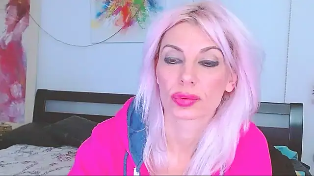 HoneyLara online show from 02-20-25, 05:12