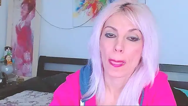 HoneyLara online show from 02-20-25, 10:04