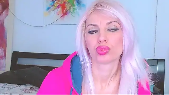 HoneyLara online show from 02-21-25, 05:46