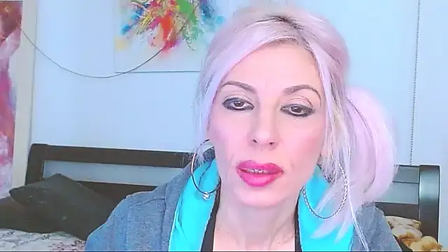 HoneyLara online show from 02-25-25, 11:22