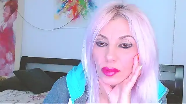 HoneyLara online show from 03-01-25, 09:04