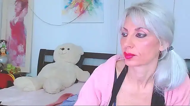 HoneyLara online show from 12-19-25, 06:59