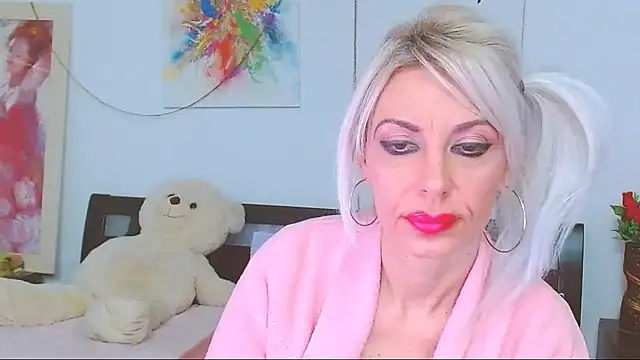 HoneyLara online show from 01-18-26, 12:47