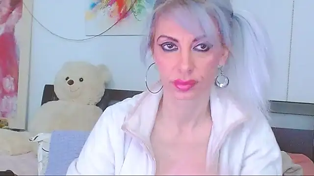 HoneyLara online show from 03-11-26, 09:54