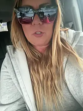 JESS LOVES online show from 02-01-25, 12:51