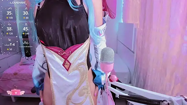 mia kawaii05 online show from 11-10-25, 09:36