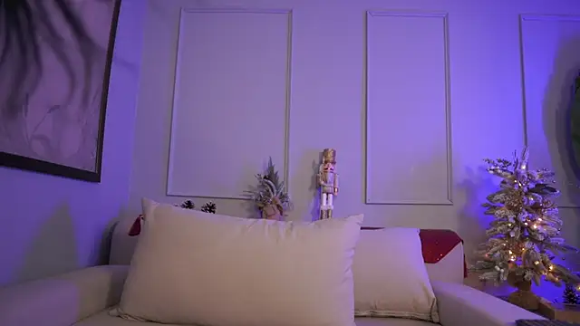 Snapshot of Lauraxx69 chatting on 12-28-24, 08:26 Lauraxx69 online show from 12-28-24, 08:26