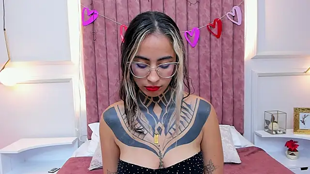 NicoleBlum online show from 02-12-25, 11:51