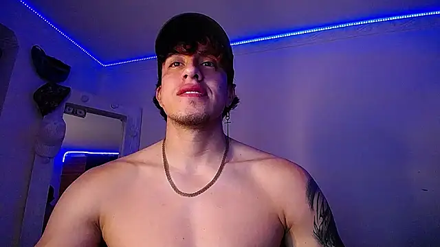 Snapshot of strongboy_ chatting on 01-09-25, 03:36 strongboy online show from 01-09-25, 03:36