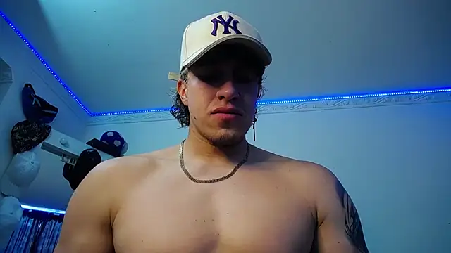 Snapshot of strongboy_ chatting on 09-20-25, 06:53 strongboy online show from 09-20-25, 06:53