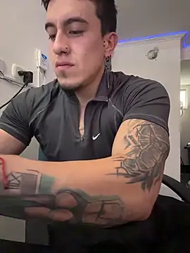 strongboy  online show from 04-07-26, 07:36