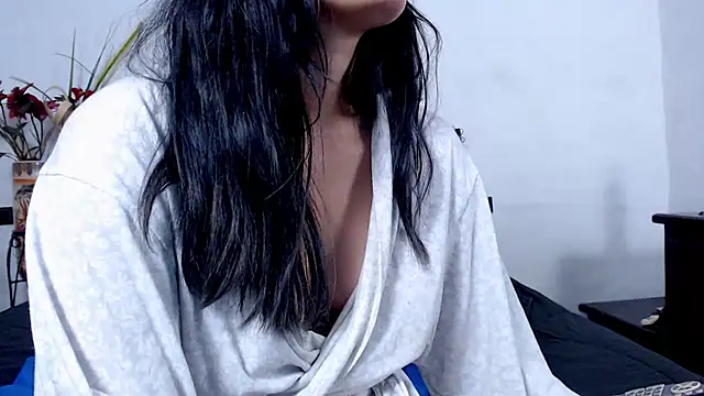 Snapshot of AikoTailor chatting on 11-24-25, 11:10 AikoTailor online show from 11-24-25, 11:10