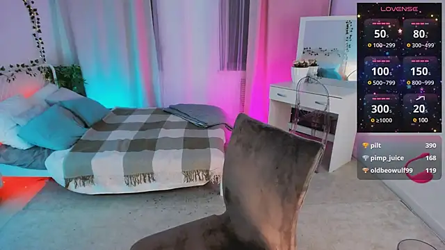 Snapshot of LiluDallass chatting on 03-22-25, 06:47 LiluDallass online show from 03-22-25, 06:47