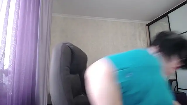 Snapshot of JuicyLady_Di chatting on 02-12-25, 05:58 JuicyLady Di online show from 02-12-25, 05:58