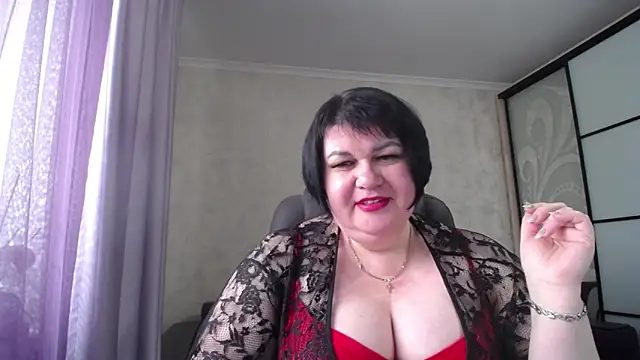 Snapshot of JuicyLady_Di chatting on 02-14-25, 11:42 JuicyLady Di online show from 02-14-25, 11:42