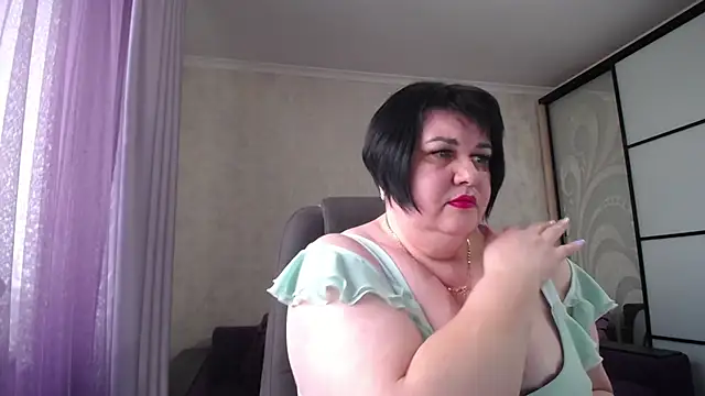 Snapshot of JuicyLady_Di chatting on 03-03-25, 11:55 JuicyLady Di online show from 03-03-25, 11:55