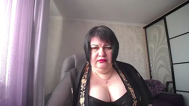 Snapshot of JuicyLady_Di chatting on 03-13-25, 07:09 JuicyLady Di online show from 03-13-25, 07:09