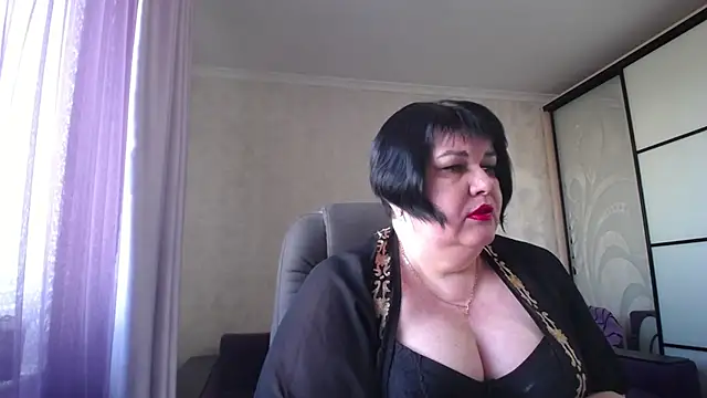 Snapshot of JuicyLady_Di chatting on 03-18-25, 01:20 JuicyLady Di online show from 03-18-25, 01:20