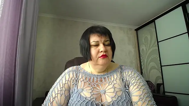 Snapshot of JuicyLady_Di chatting on 09-22-25, 04:47 JuicyLady Di online show from 09-22-25, 04:47